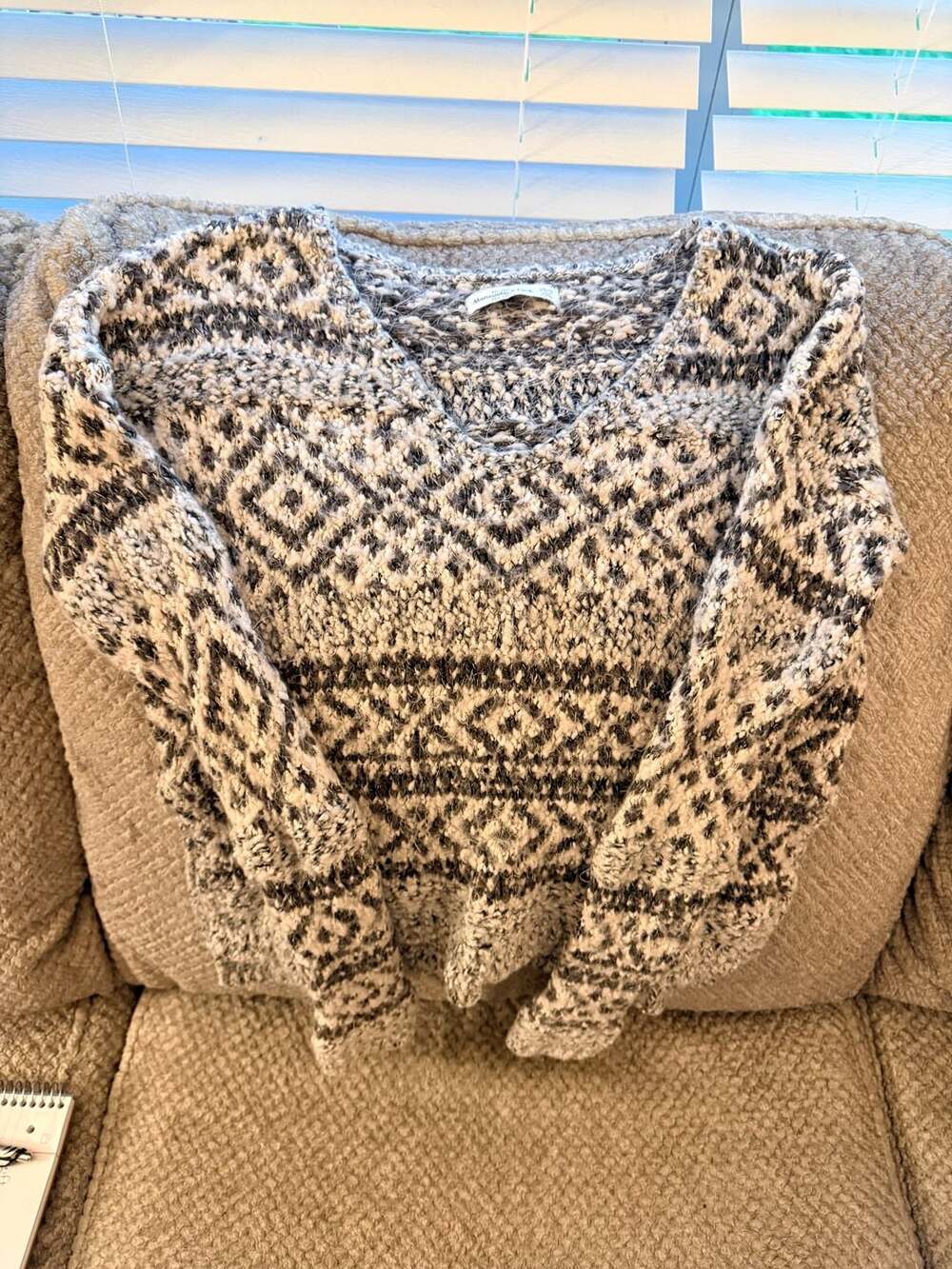 Abercrombie & Fitch Wool Blend Fuzzy Fair Isle V-Neck Sweater Women's Size XS/S